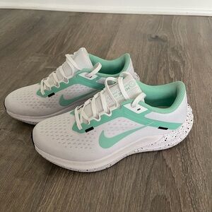 Nike winflo 10 women size 6